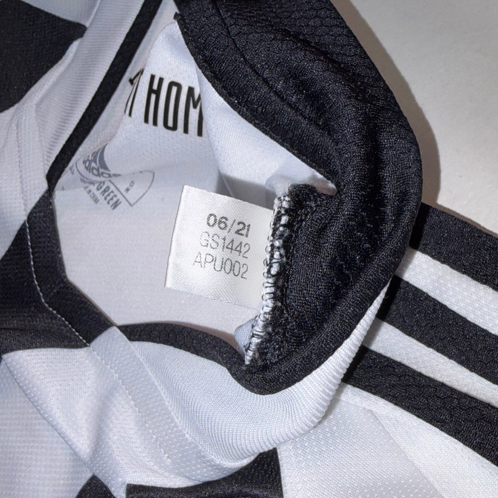 Juventus 2021/22 Home Kit L