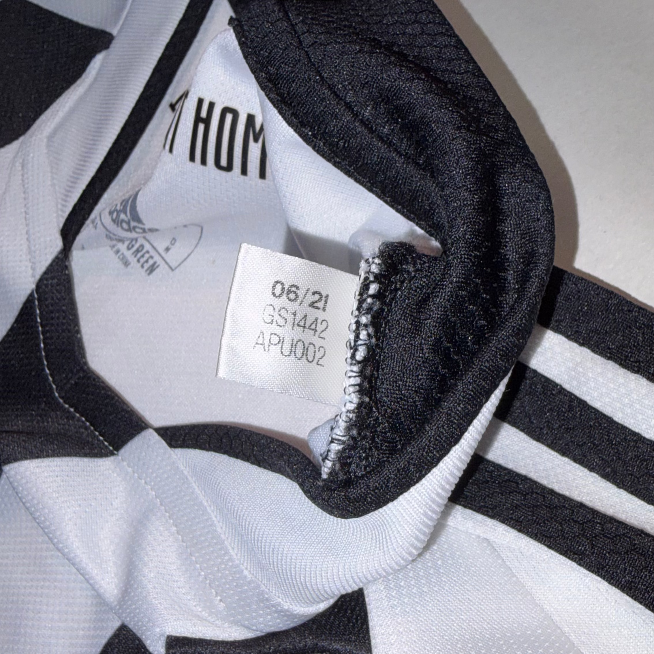 Juventus 2021/22 Home Kit L