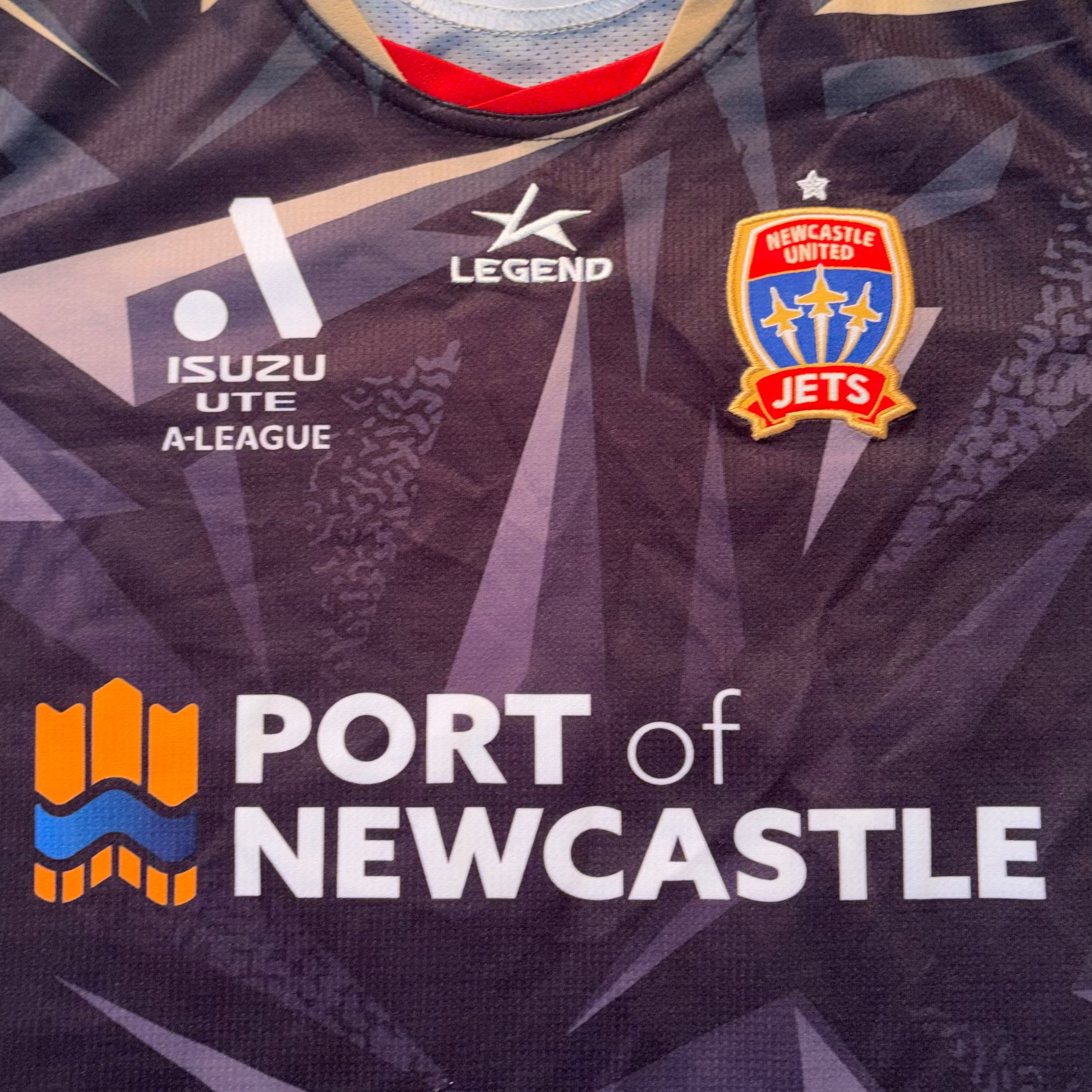 Newcastle Jets 2023/24 Goalkeeper Kit Y13-14