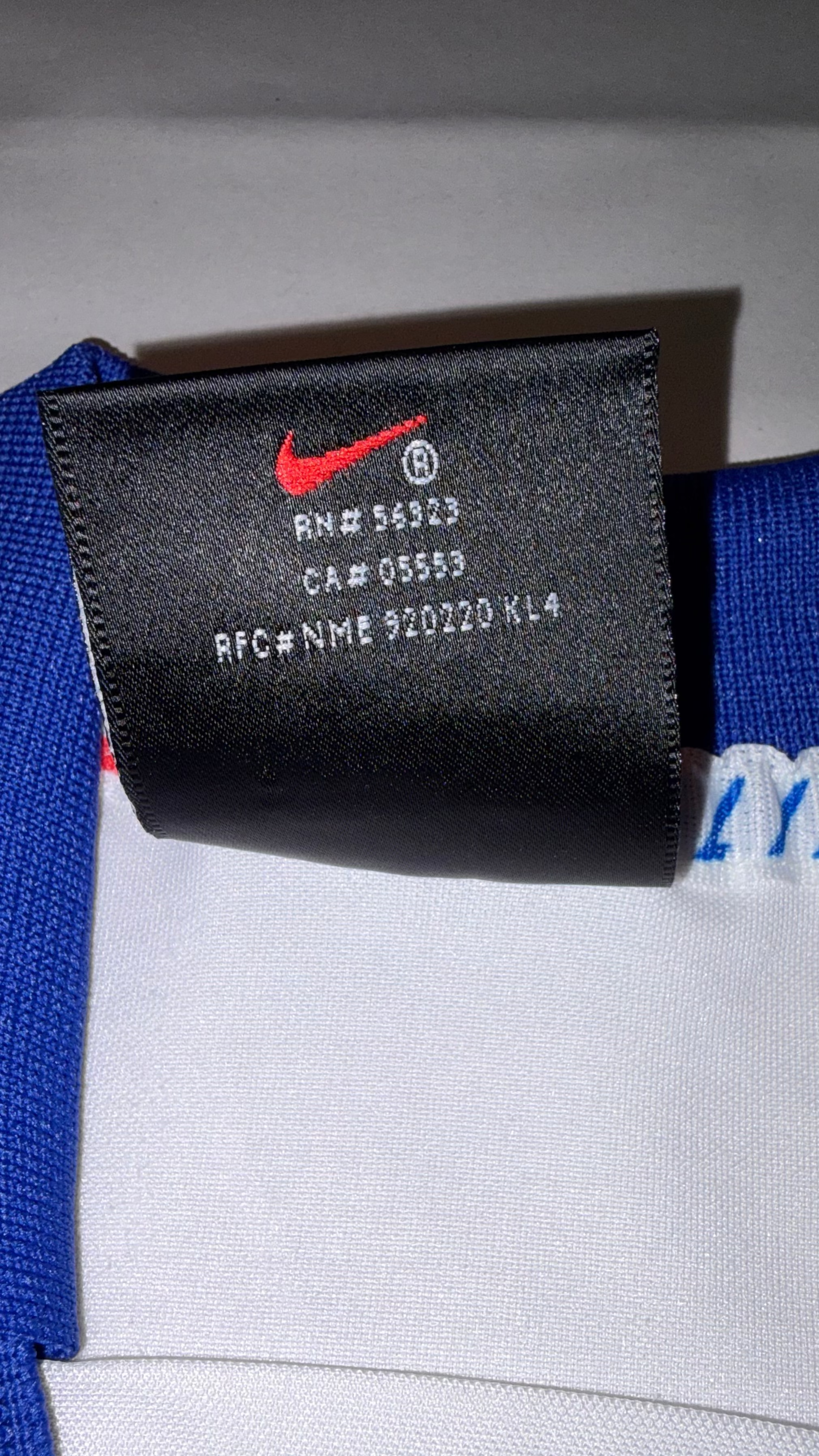 Italy 1996 Away Kit M