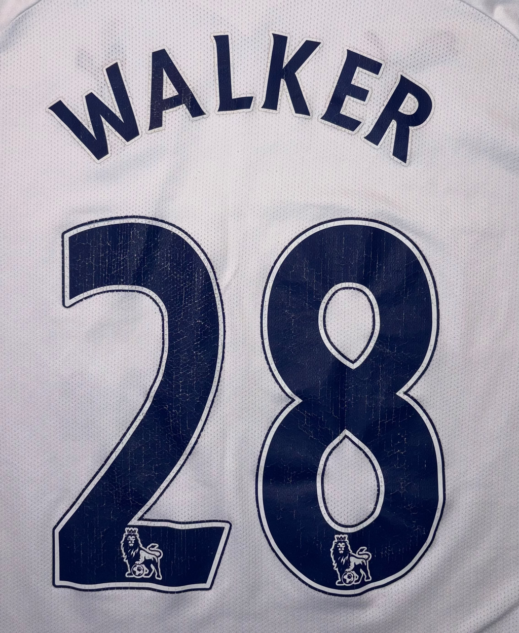 Tottenham Hotspur 2011/12 Home Kit M *Walker*